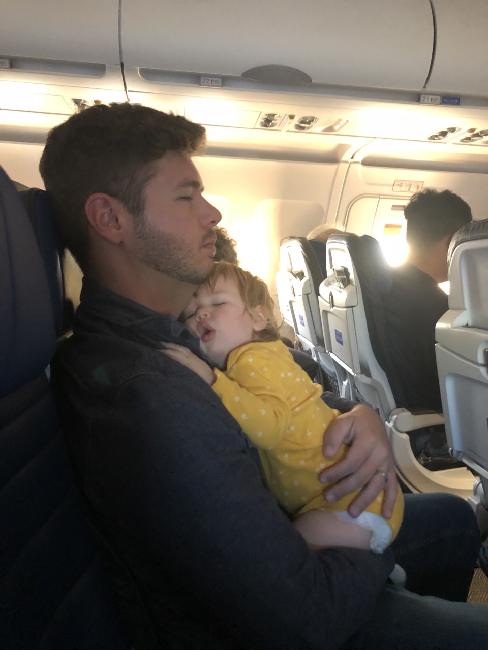 What it’s REALLY like spending Thanksgiving break traveling with a toddler